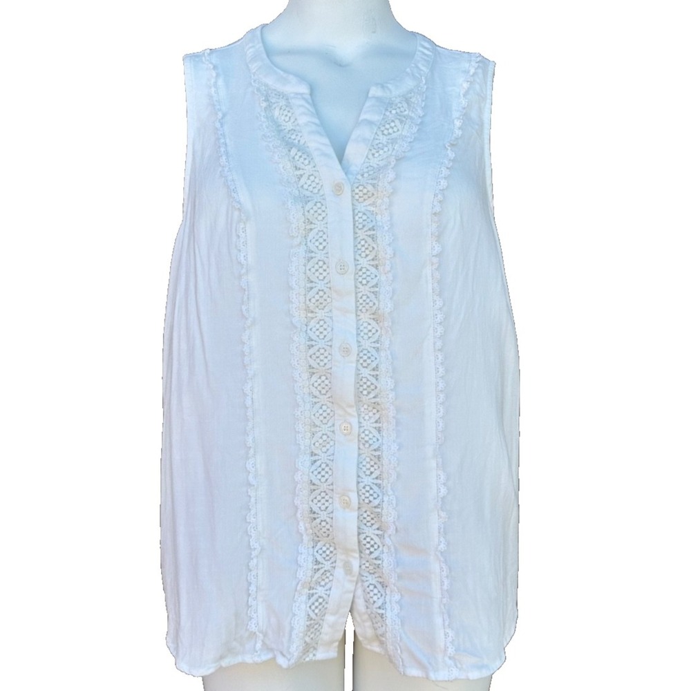 Skies Are Blue 1X White Sleeveless Ruffle Crochet Lace Button Top Plus Size Boho